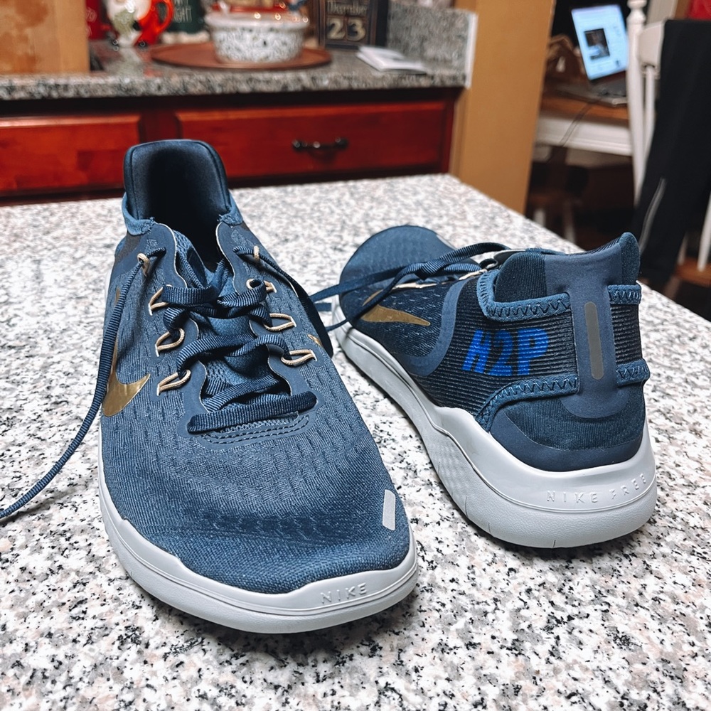 University of Pitt Nike tennis shoes